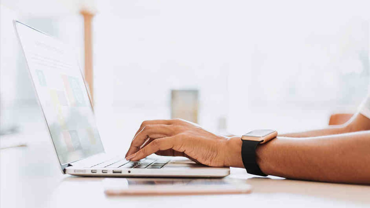 21,7 millones de colombianos cuentan con acceso a internet, frente a 23.8 millones que no lo tienen.