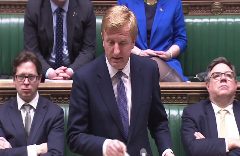 El canciller de Gran Bretaña para el ducado de Lancaster, Oliver Dowden, anuncia la prohibición de la aplicación de medios sociales 'Tiktok' de dispositivos gubernamentales