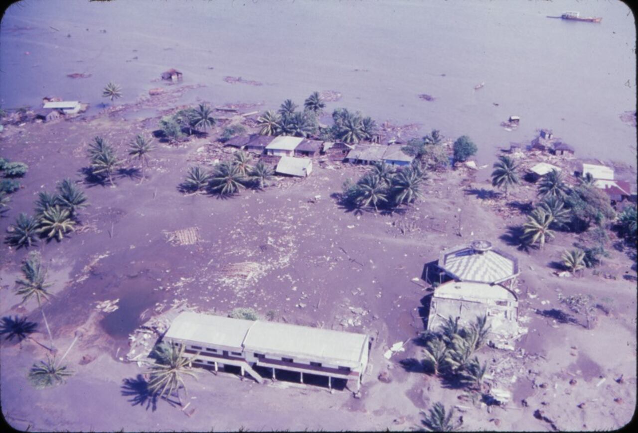 Efectos del sismo y tsunami en la Costa Pacífica el 12 de diciembre de 1979.