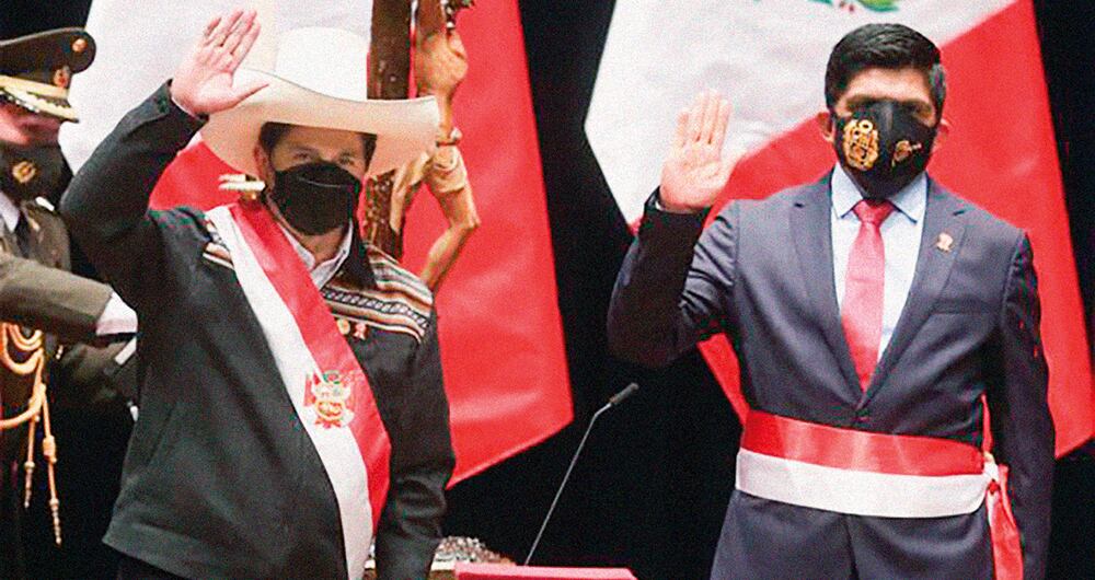 Juan Carrasco, nuevo ministro del Interior, llegó a ocupar dos cargos al mismo tiempo, lo que podría llevar a una nulidad de su elección. Foto: Gobierno de Perú