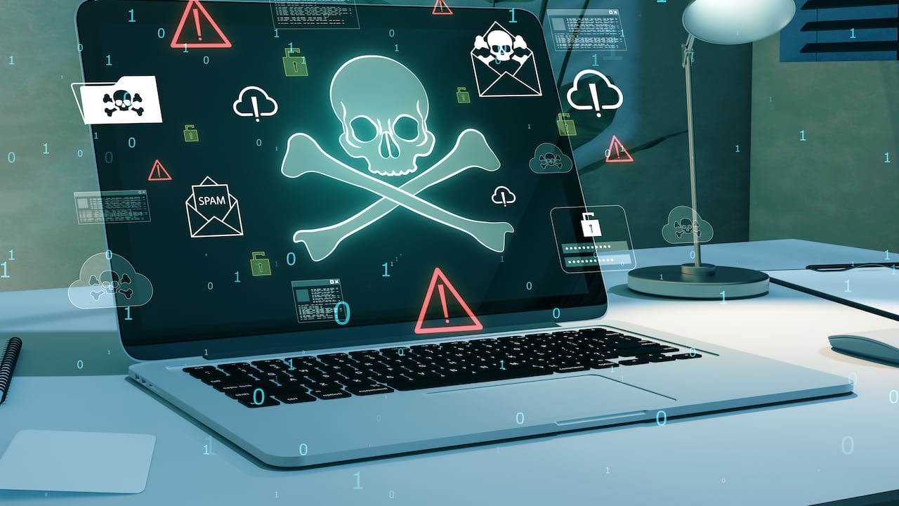 Un malware actúa de forma deliberada para causar daños en los equipos.