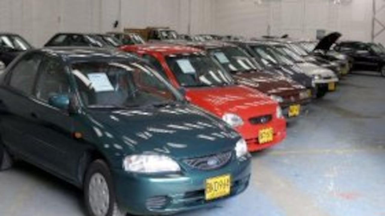 La base para liquidar el impuesto es el valor del avalúo comercial que fija anualmente el Ministerio de Transporte mediante resolución.