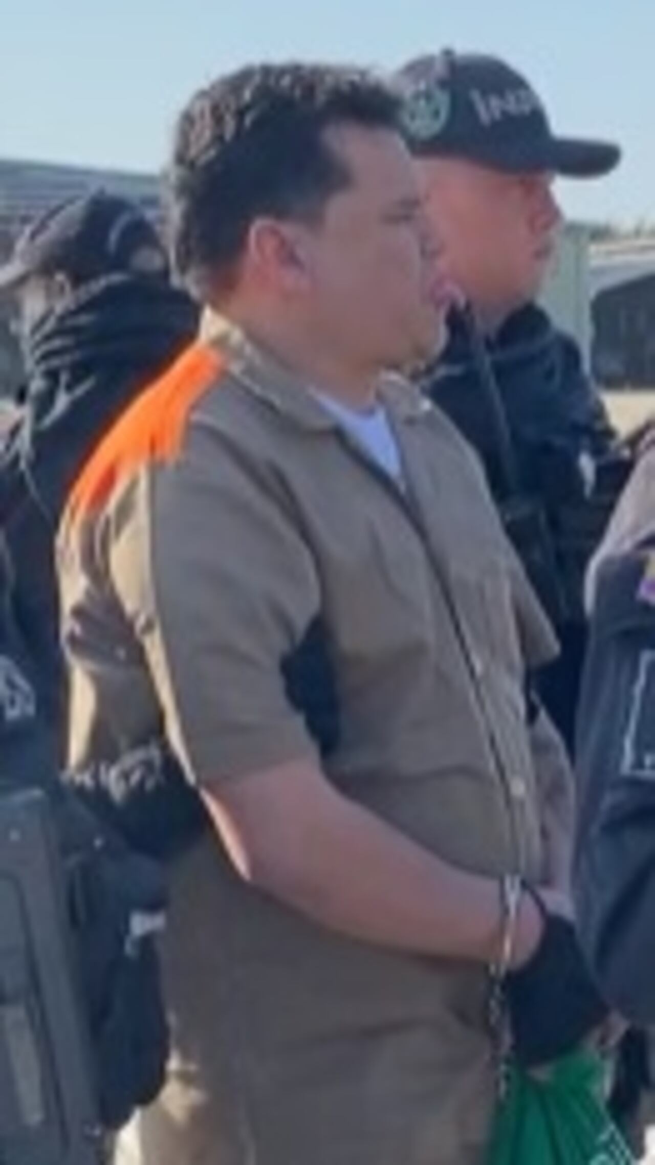 Digno Palomino hizo rostros de molestia con sus esposas