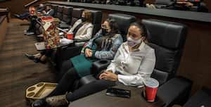 La reapertura de los cines inició el jueves 26 de noviembre.