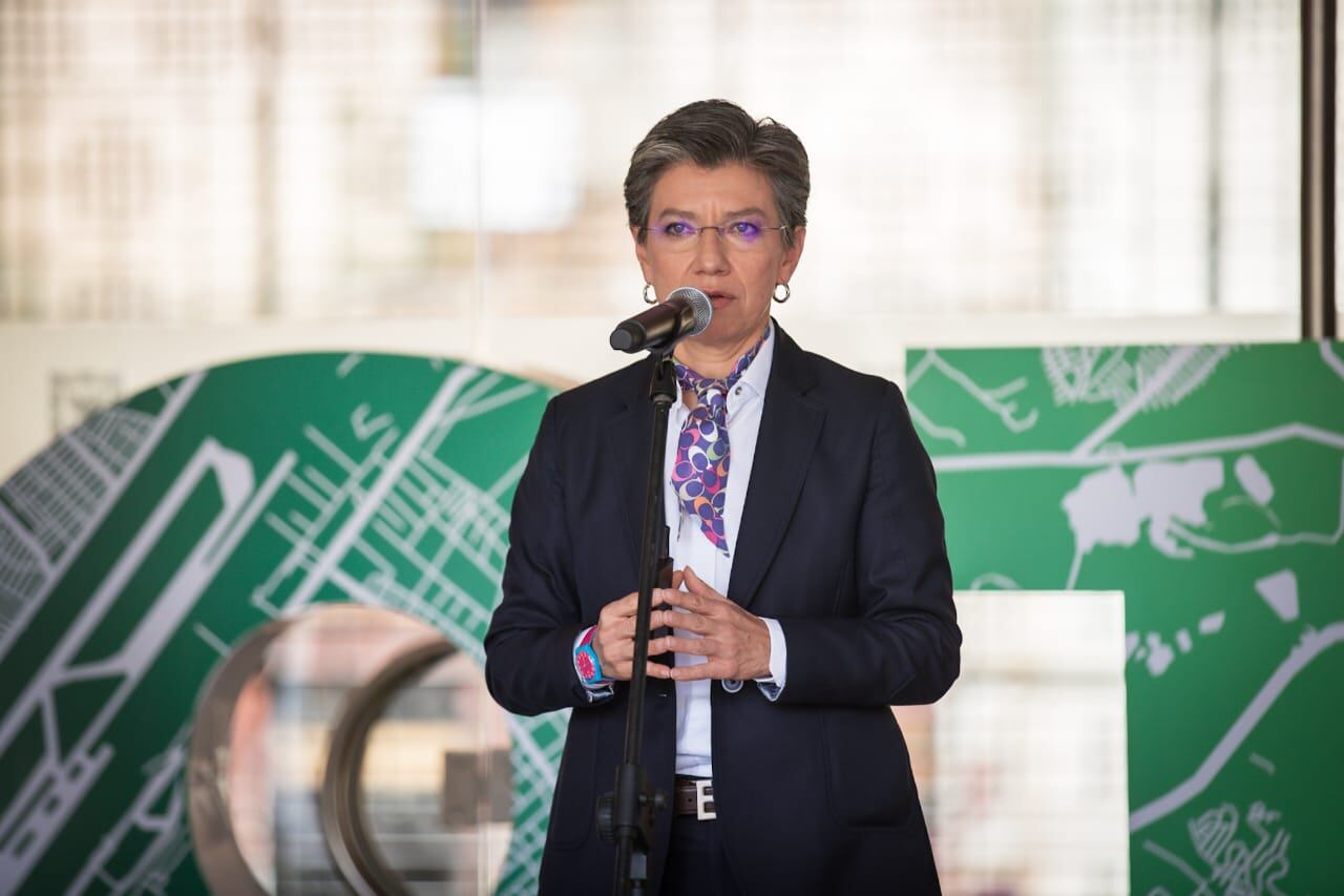 Alcaldesa Claudia López en el momento en que daba a conocer que el POT se iba a emitir por decreto.