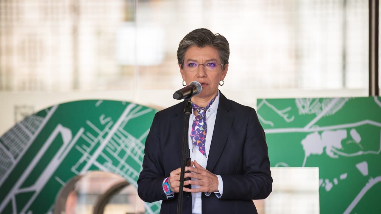 Alcaldesa Claudia López en el momento en que daba a conocer que el POT se iba a emitir por decreto.