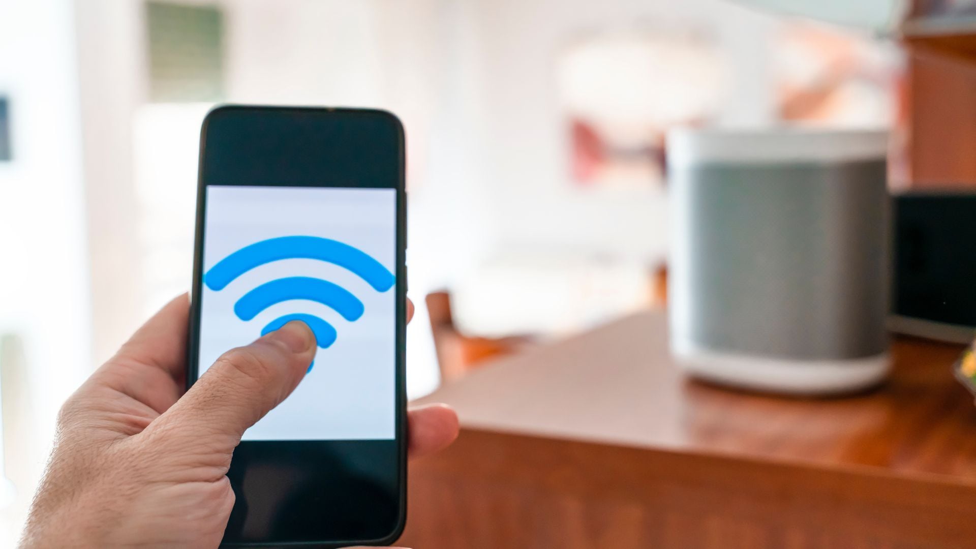 Imagen de referencia de celular conectándose a la red wifi.