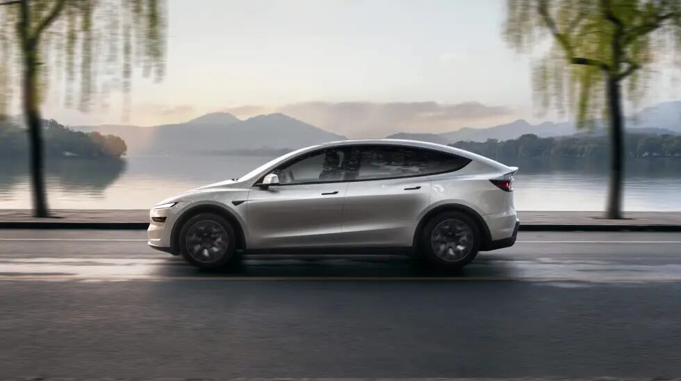 El Tesla Model YL amplía la familia de vehículos eléctricos de la compañía con mayor espacio interior, tecnología avanzada y capacidad para seis pasajeros.