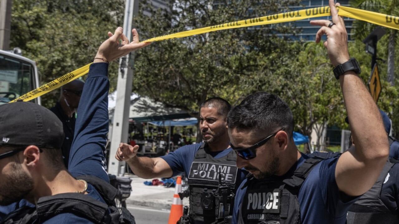 Miami, Florida, se encuentra custodiada por gran parte de la policía de la ciudad.