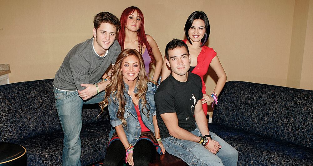 Soy Rebelde World Tour ha despertado tal interés que en menos de dos horas la agrupación vendió más de 800.000 entradas para los diferentes conciertos que ofrecerá en Estados Unidos, México y Brasil.