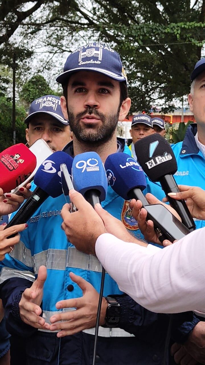Gustavo Orozco, secretario de Movilidad de Cali, dio a conocer la medida a través de una rueda de prensa.
