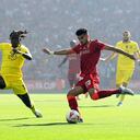Luis Díaz intenta disparar al arco en la final entre el Liverpool y el Chelsea en la FA Cup