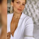 Diseñadora Johanna Rubio se retirará sus implantes mamarios