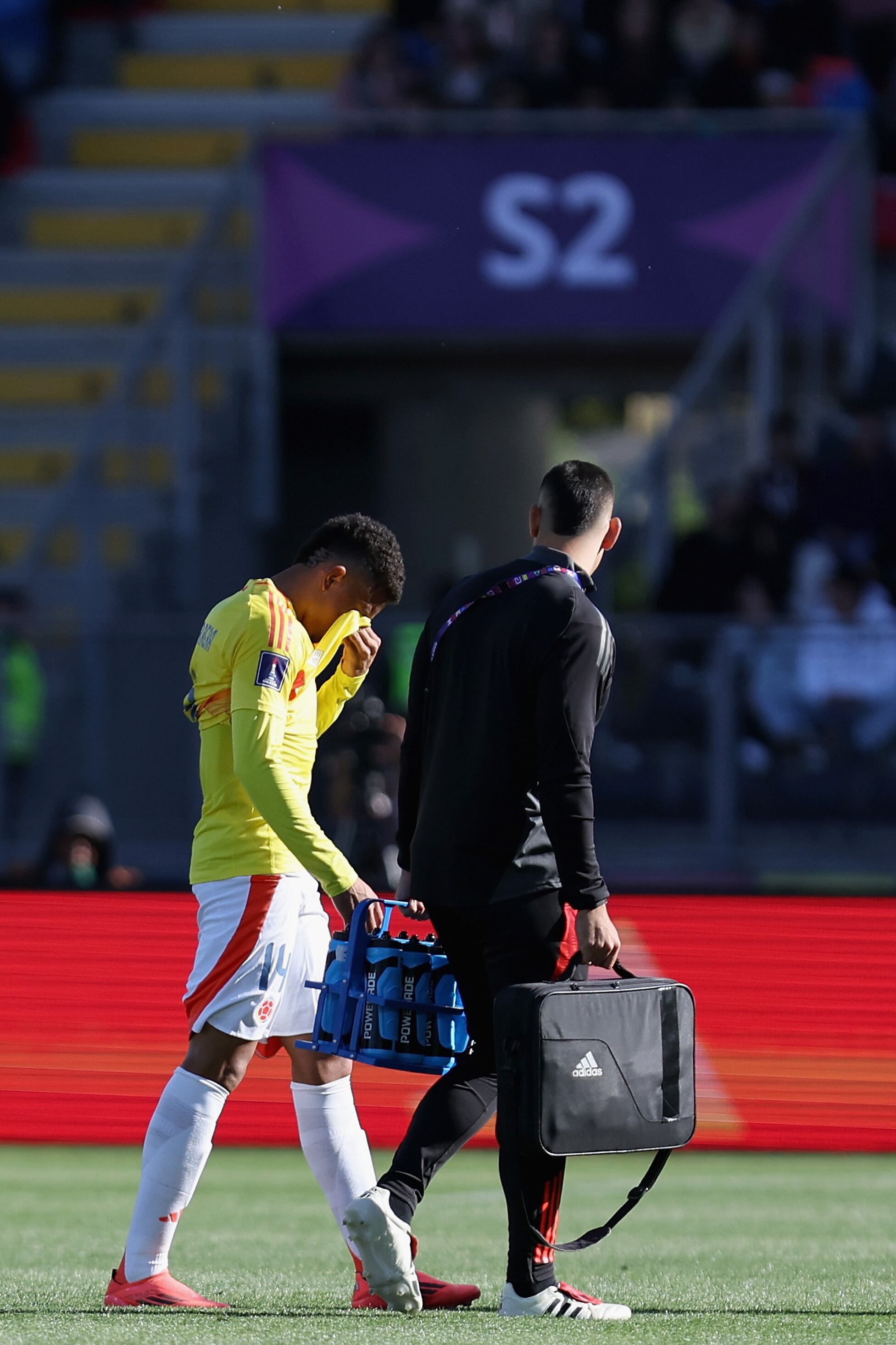 TALCA, CHILE - OCTOBER 11: Jordan Barrera of Colombia leaves the pitch after suffering an injury during the FIFA U-20 World Cup Chile 2025 quarter-final match between Spain and Colombia at Estadio Fiscal on October 11, 2025 in Talca, Chile. (Photo by Ricardo Moreira - FIFA/FIFA via Getty Images)