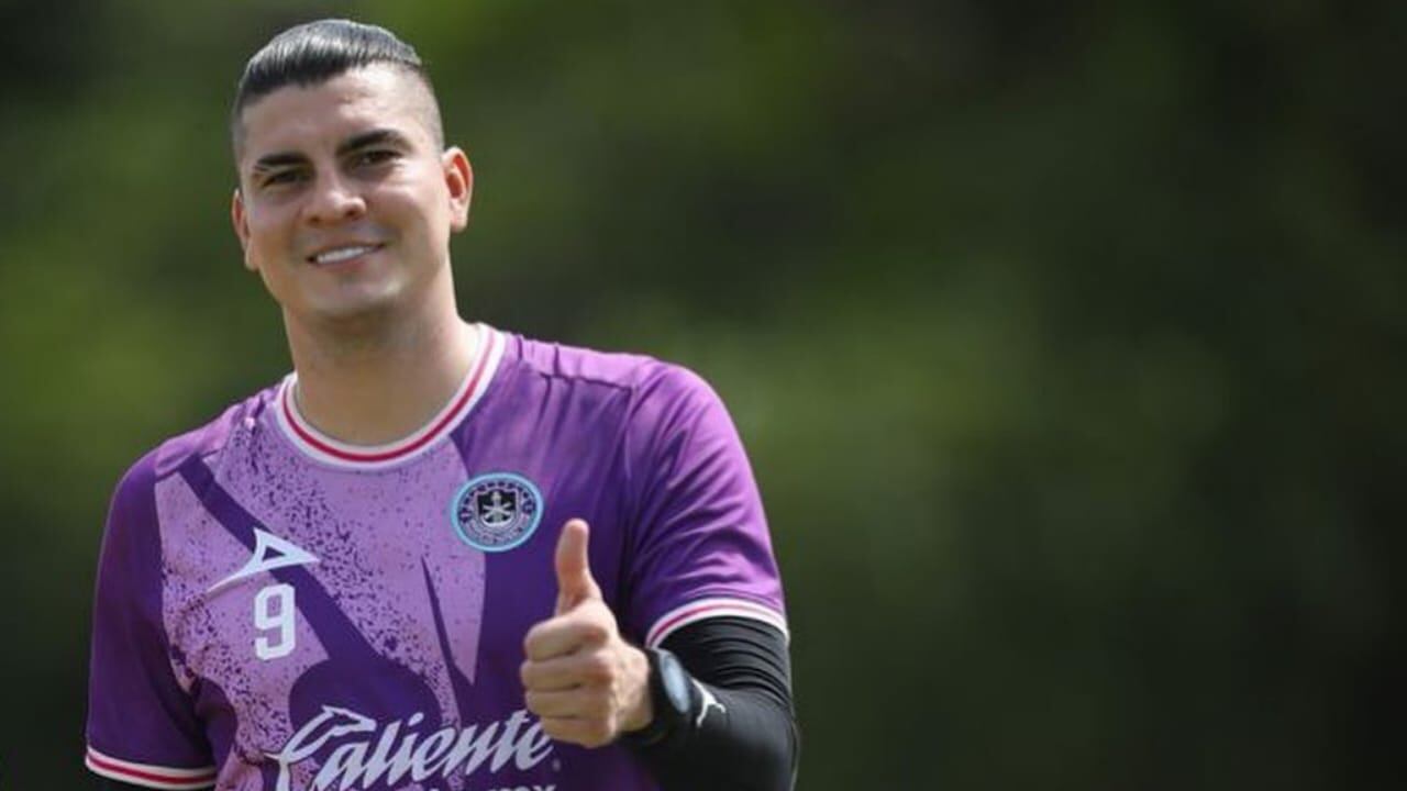 Tres clubes del FPC buscan hacerse con sus servicios