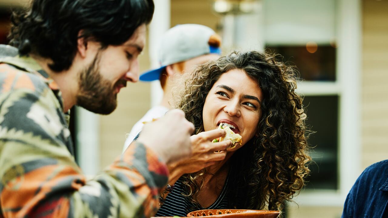 Expertos consideran que los azúcares y el estrés son los principales engordantes de la humanidad, por lo que recomiendan tener una actitud más calmada frente al tema.