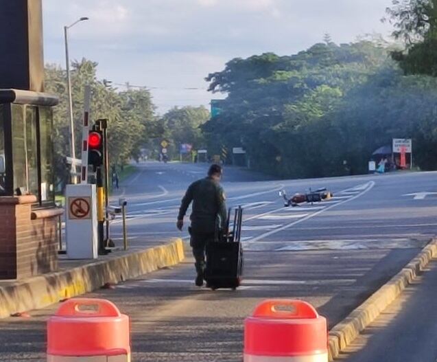 La moto fue abandonada en inmediaciones al peaje de El Cerrito.