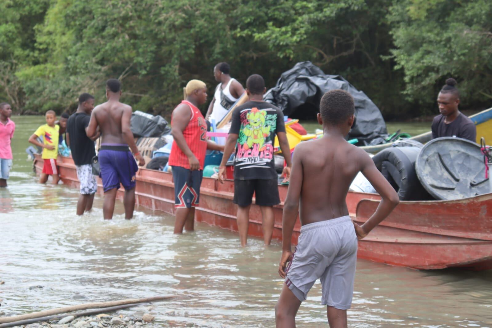 131 personas regresaron a sus territorios en el bajo Calima tras dos años de desplazamiento en el coliseo de Dagua Valle.