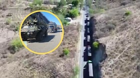 39 tractomulas cargadas de café custodiadas por el ejército en la peligrosa vía Pasto-Popayán.