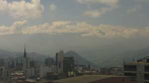 Vista del volcán Nevado del Ruiz desde la ciudad de Manizales.