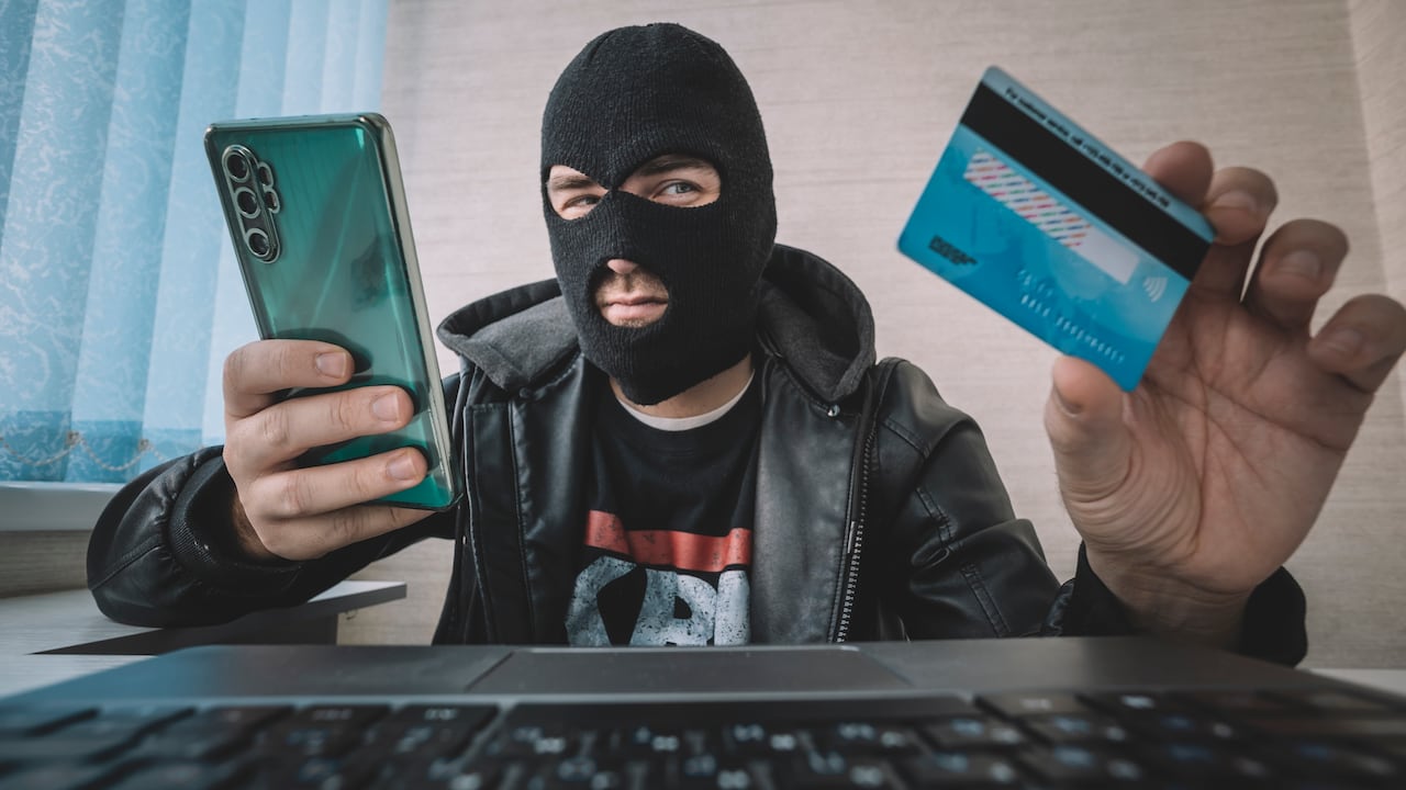 Los ciberdelincuentes se las ingenian para engañar a las personas.