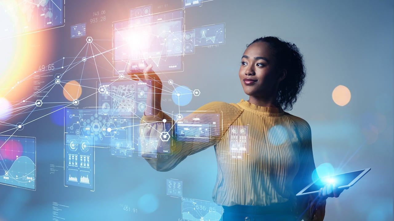 La transformación digital incluye a la Ingeniería de sistemas y la Programación.