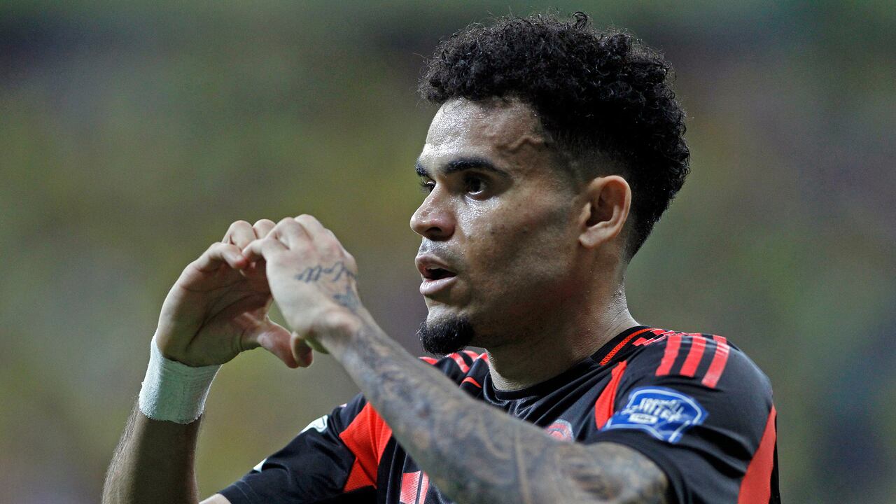 BRASILIA, BRAZIL - MARCH 20: Luis Diaz of Colombia celebrates after scoring his team's first goal during the FIFA World Cup 2026 Qualifier match between Brazil and Colombia at Mane Garrincha Stadium on March 20, 2025 in Brasilia, Brazil. (Photo by Adalberto Marques/Eurasia Sport Images/Getty Images)