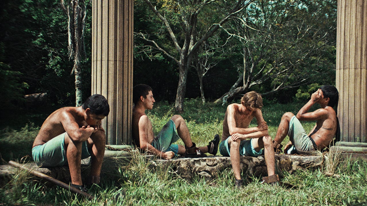 'La Jauría', de Andrés Ramírez Pulido, sigue a Eliú. El joven campesino paga una condena por un crimen, en un centro experimental en medio del bosque tropical.