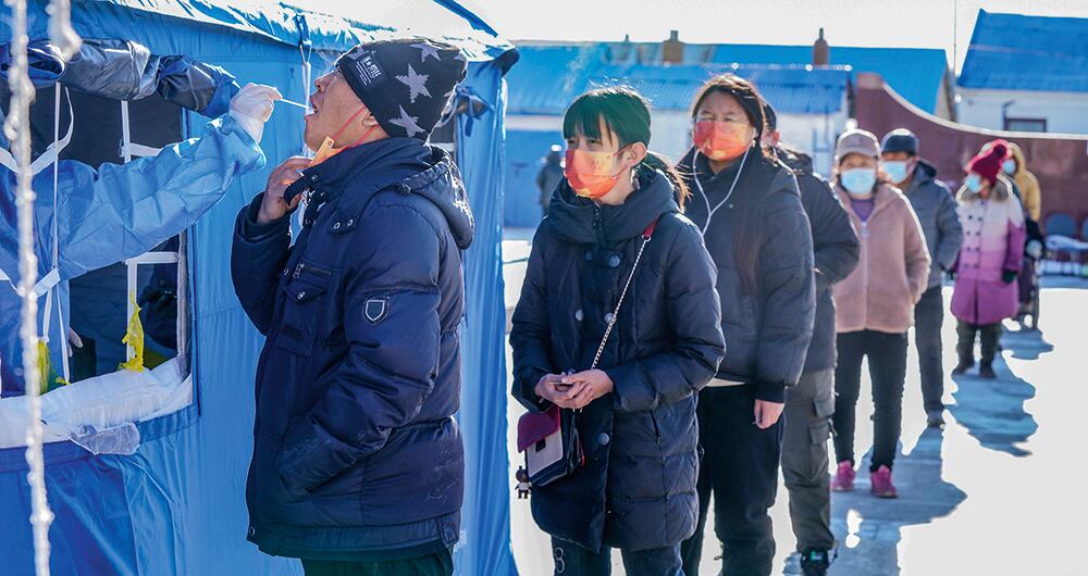 La ciudad de Heihe ofrecerá una millonaria suma para encontrar el origen del último brote de Covid. Foto: Getty Images