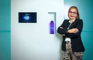 Tatiana Leon
Ügua
Invento de una maquina de agua milagrosa
foto : Karen Salamanca
Revista Semana
Bogota Colombia
1 de Marzo de 2021