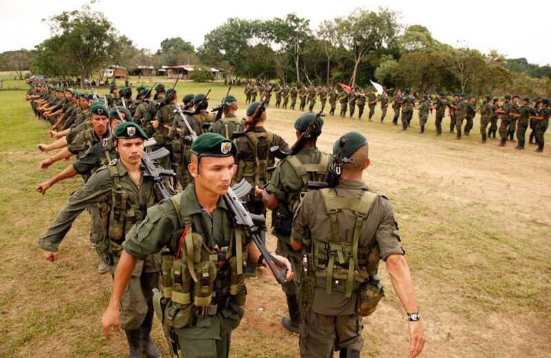 Un orden cerrado de 60 minutos para demostrarle a SEMANA la disciplina guerrillera y su capacidad militar.