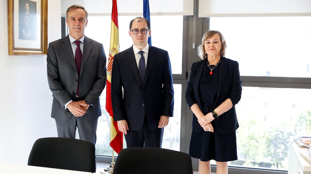 El fiscal Francisco Barbosa inició un periplo judicial que lo llevó por Argentina y que actualmente lo tiene en reuniones con fiscales en España.