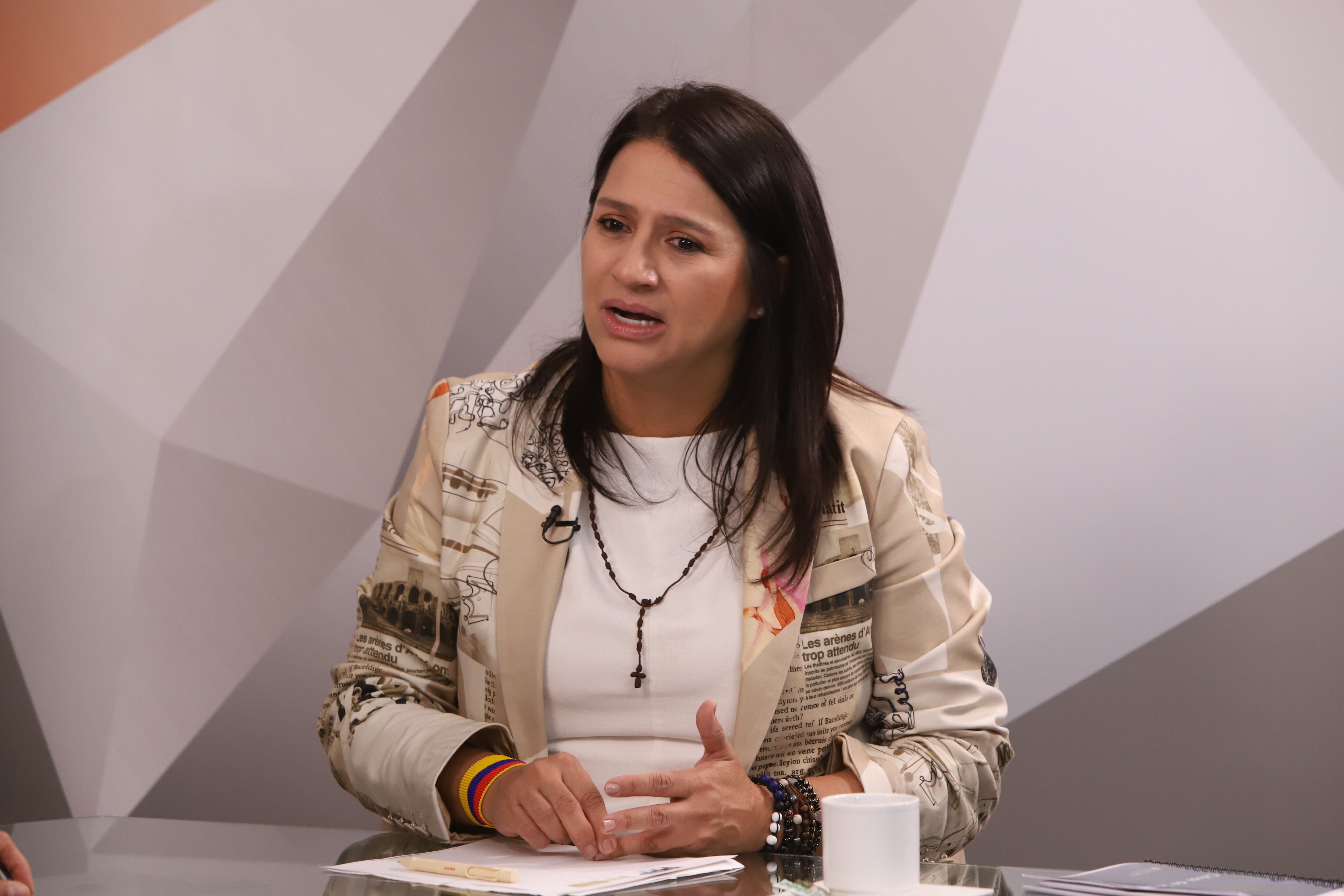 Senadora Paola Holguín