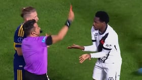 Momento en que expulsan a Carlos Andrés Gómez