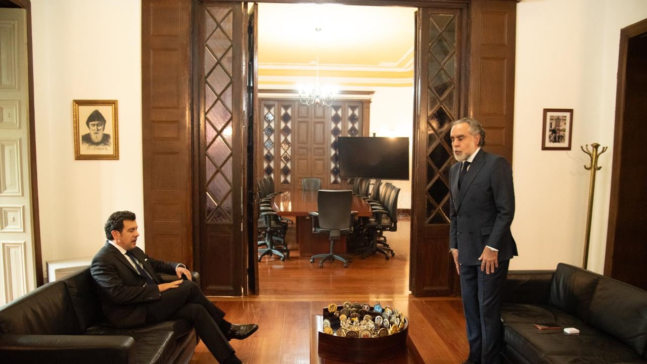 Rodrigo Lara y Armando Benedetti desarrollan el empalme del Ministerio del Interior.