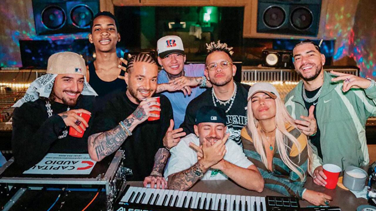 J Balvin y Karol G ya enviaron sus respuestas y excusas al Consejo de Estado. Dicen que no pretendían sexualizar a los menores.