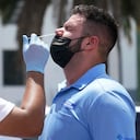 Imagen de referencia de la toma de una prueba PCR de coronavirus. (AP Photo/Marta Lavandier)