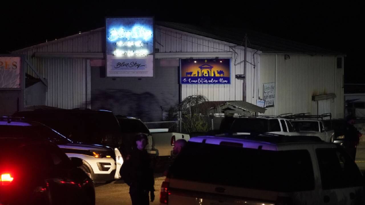 La vista exterior del sitio donde se registró un tiroteo, el lunes 23 de enero de 2023, en Half Moon Bay, California.