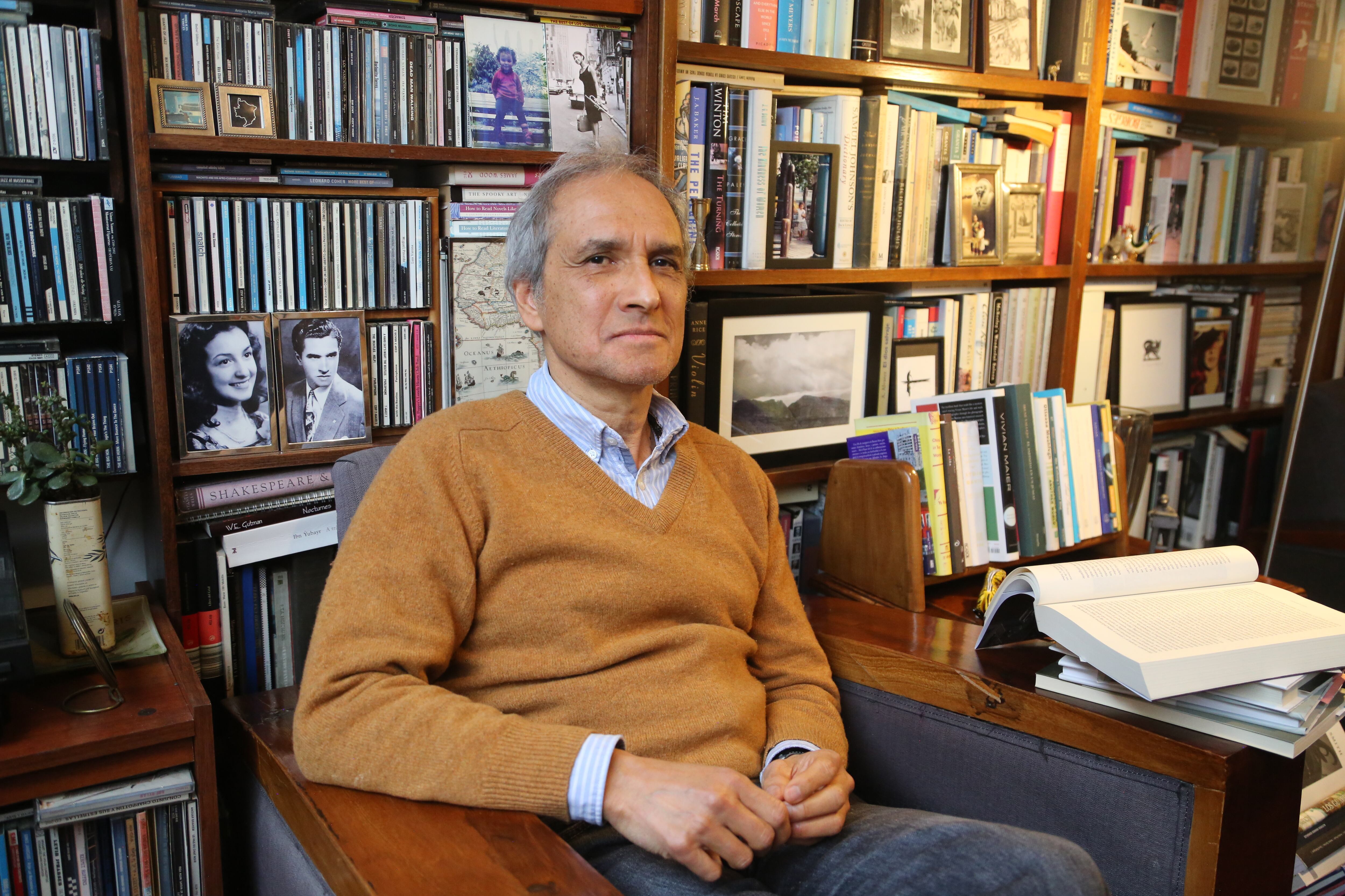 El escritor Julio Paredes, ganador del Premio de Novela 2020. Foto cortesía del Ministerio de Cultura