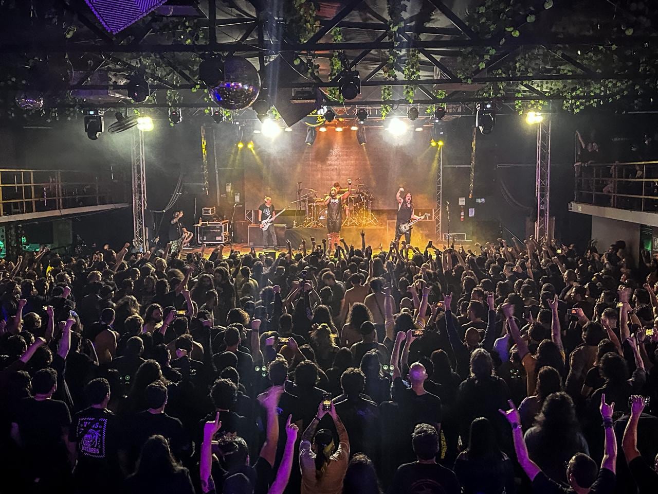 Sepultura, en su concierto de despedida de Colombia. Este tuvo lugar en el marco de su gira de 40 años de actividad, el domingo 14 de abril en el Bar Calle 13 de Bogotá, 2024.