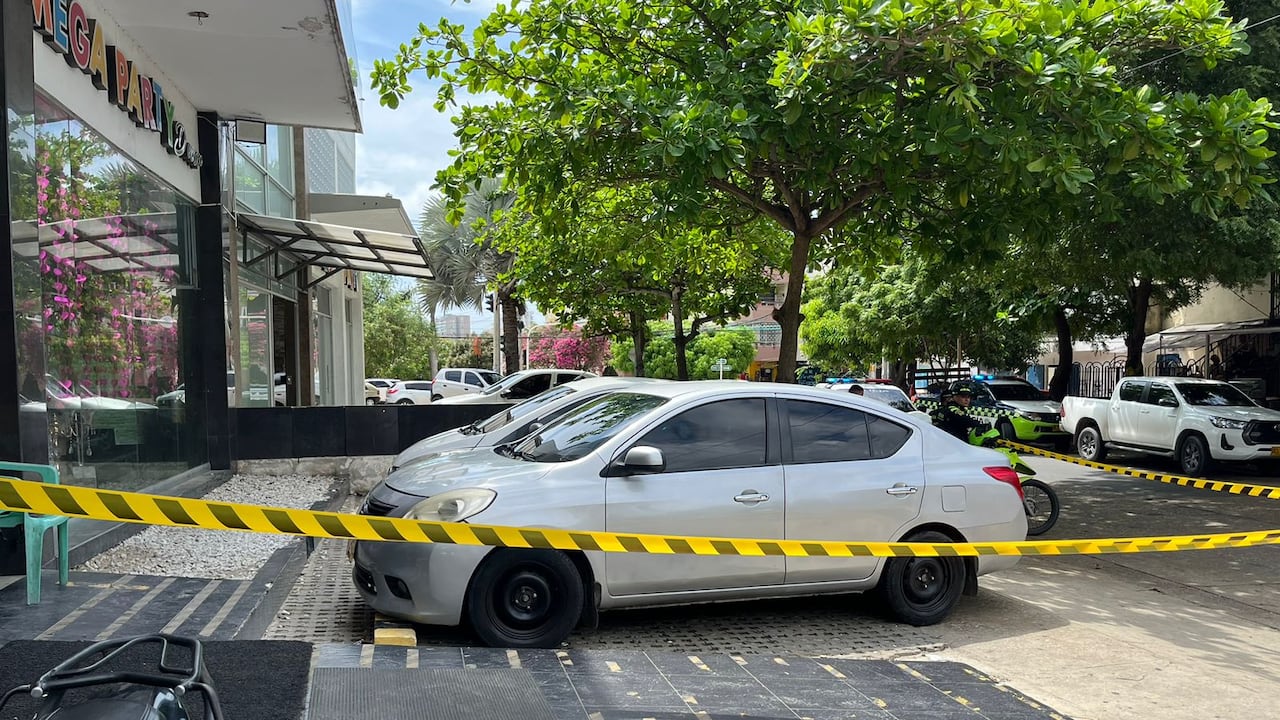 Este es el primer vehículo encontrado que, al parecer, fue usado por los criminales que intentaron asesinar a alias Gatico.