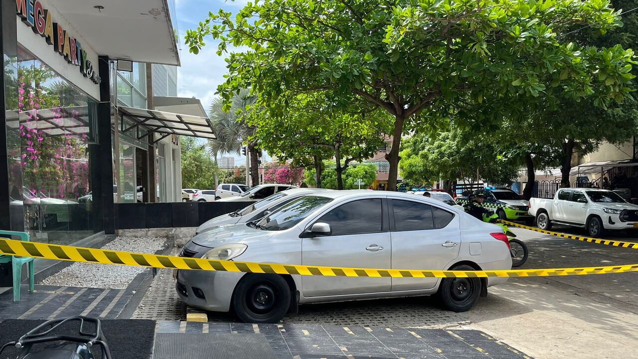 Este es el primer vehículo encontrado que, al parecer, fue usado por los criminales que intentaron asesinar a alias Gatico.