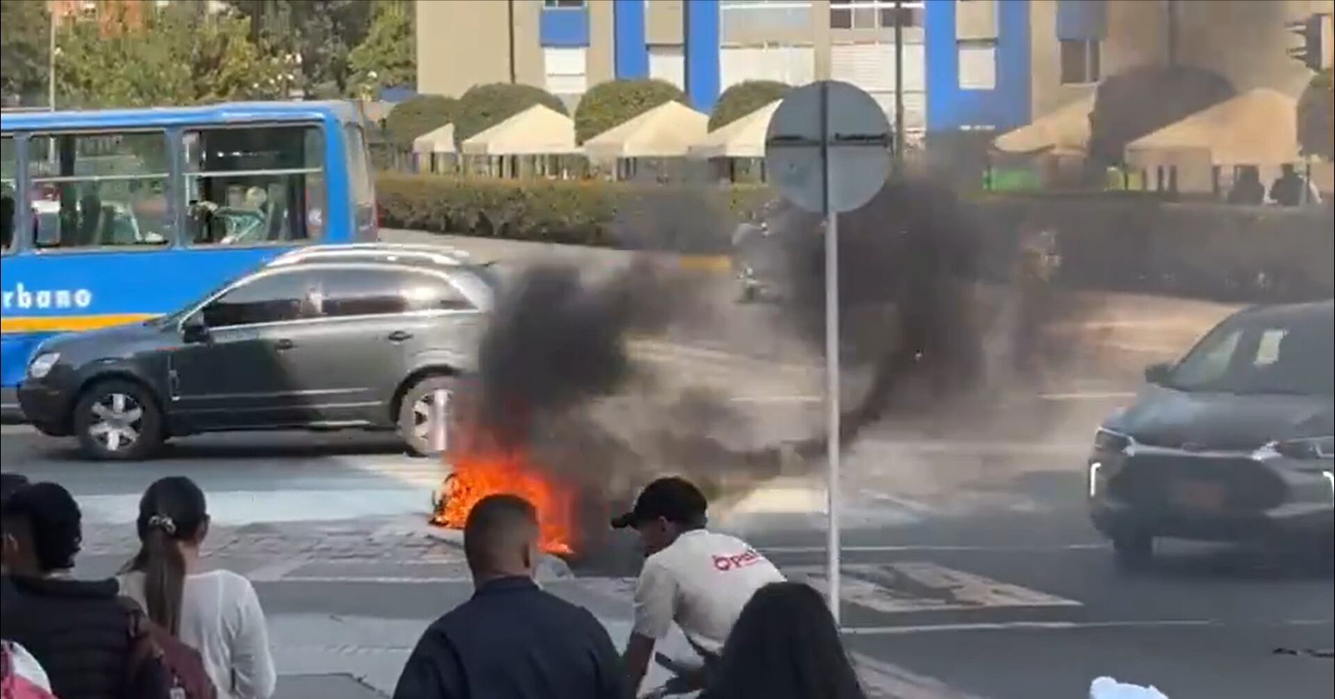 Las personas presenten tomaron justicia por mano propia.