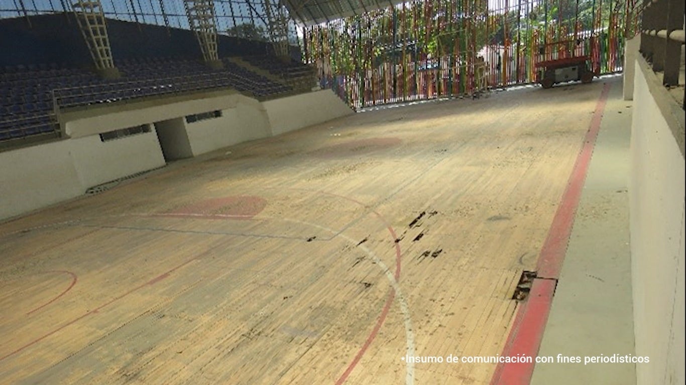 El Coliseo de Gaira debía haber sido entregado para los Juegos Bolivarianos, pero la estructura está en ruinas.