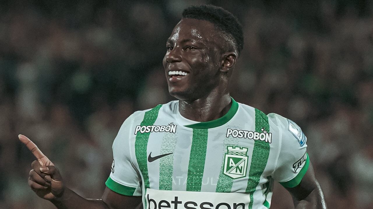 Marino Hinestroza celebrando un gol con Atlético Nacional.