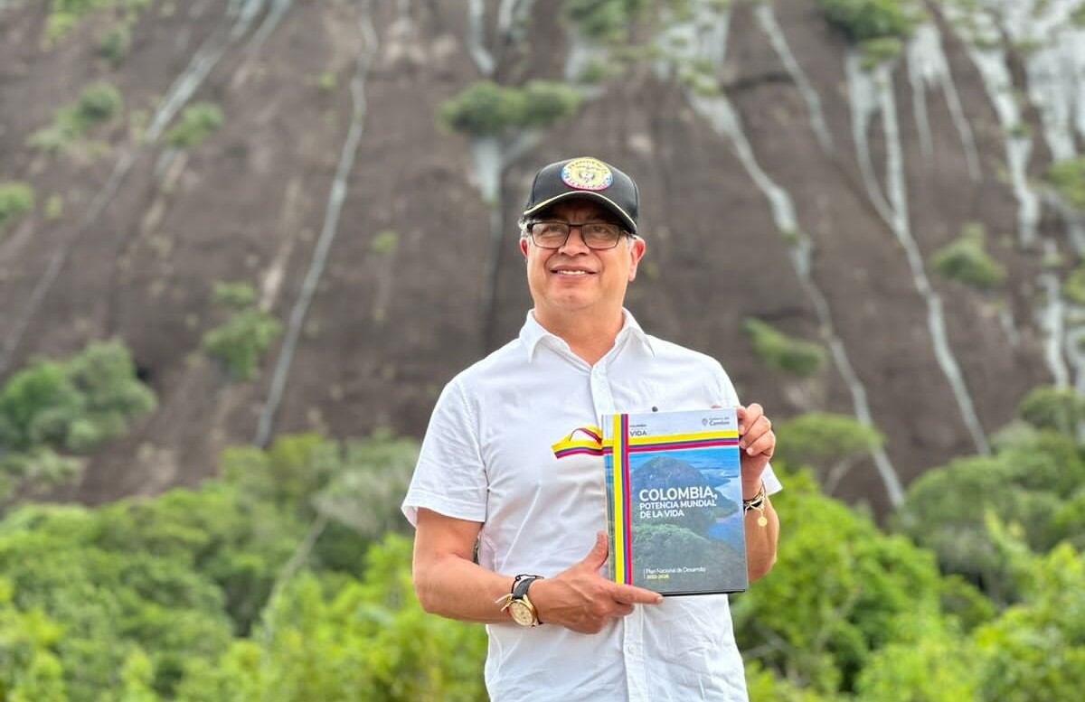 Desde la selva del Guainía, el presidente Petro sanciona el Plan Nacional de Desarrollo 2022-2026.