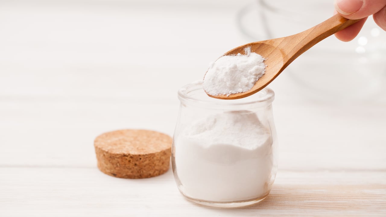 Bicarbonato de sodio es uno de los ingredientes más comunes en la cocina.