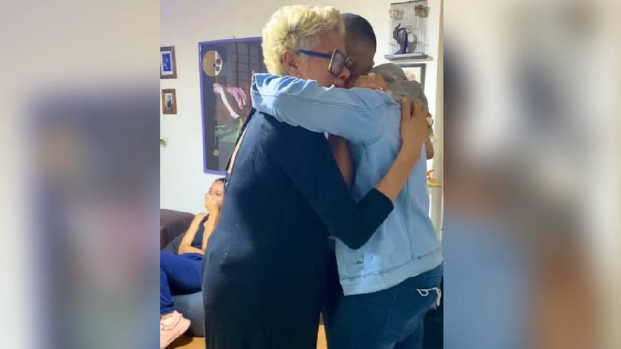 La reacción de la familia de este venezolano al verlo de regreso a su hogar, ha sido viral en redes sociales. Foto: Twitter @danintonio.