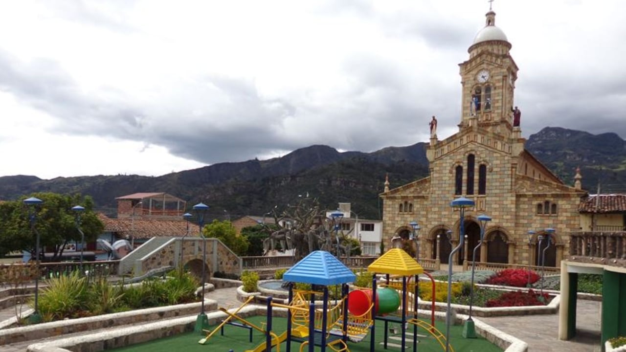 Parque principal del municipio Güicán de la Sierra, en Boyacá.