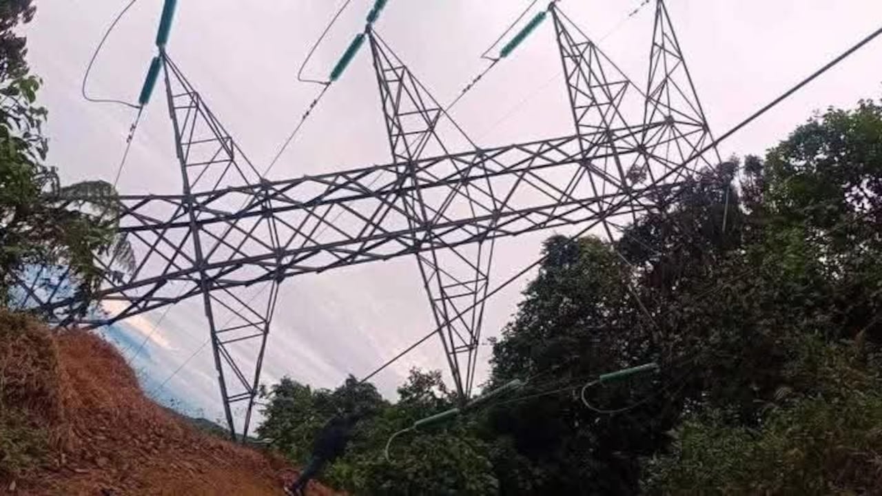 Las mismas comunidades fueron las encargadas de reportar este atentado contra la infraestructura eléctrica.
